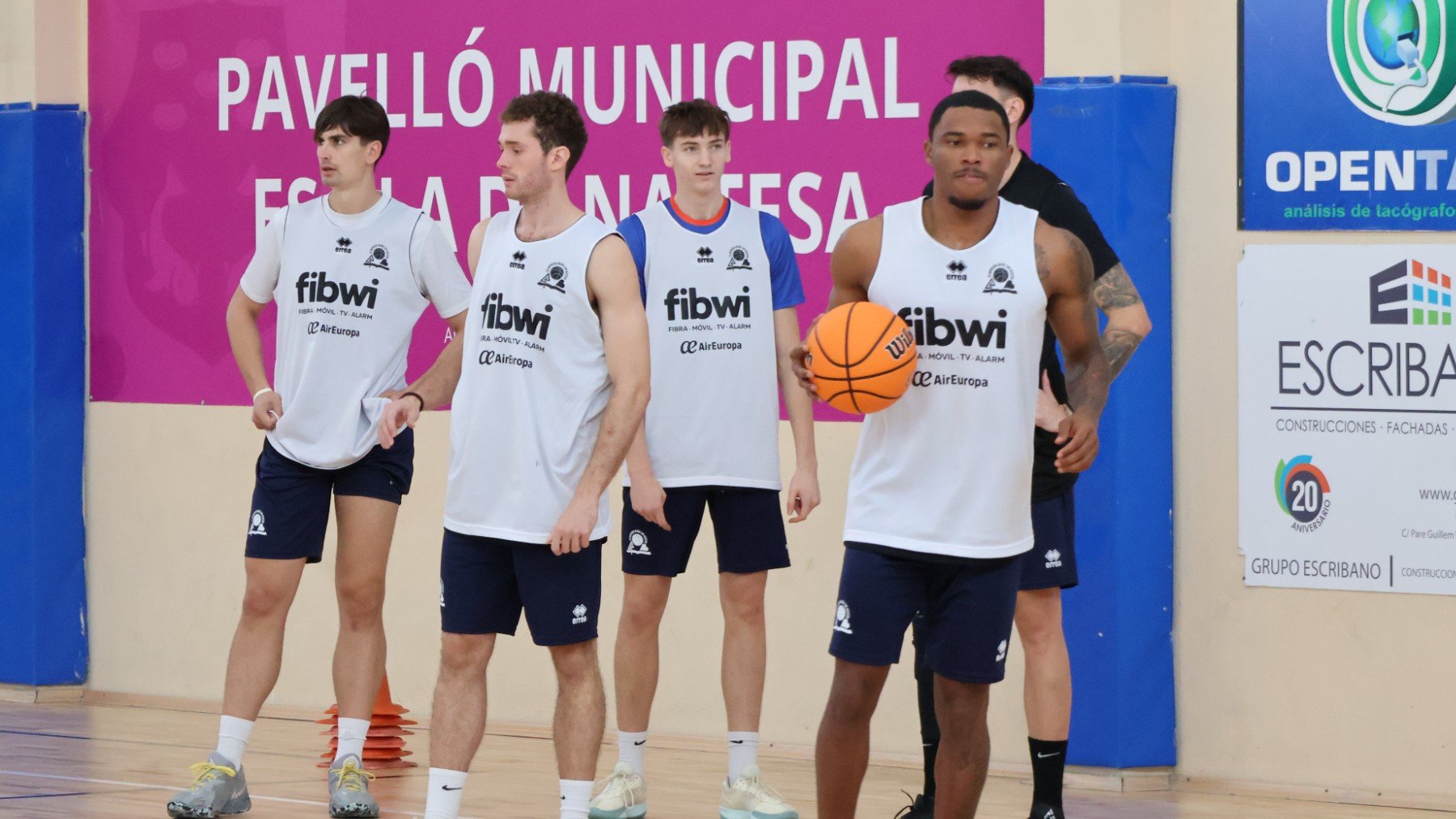 Los jugadores del Fiwbi, en el entrenamiento.