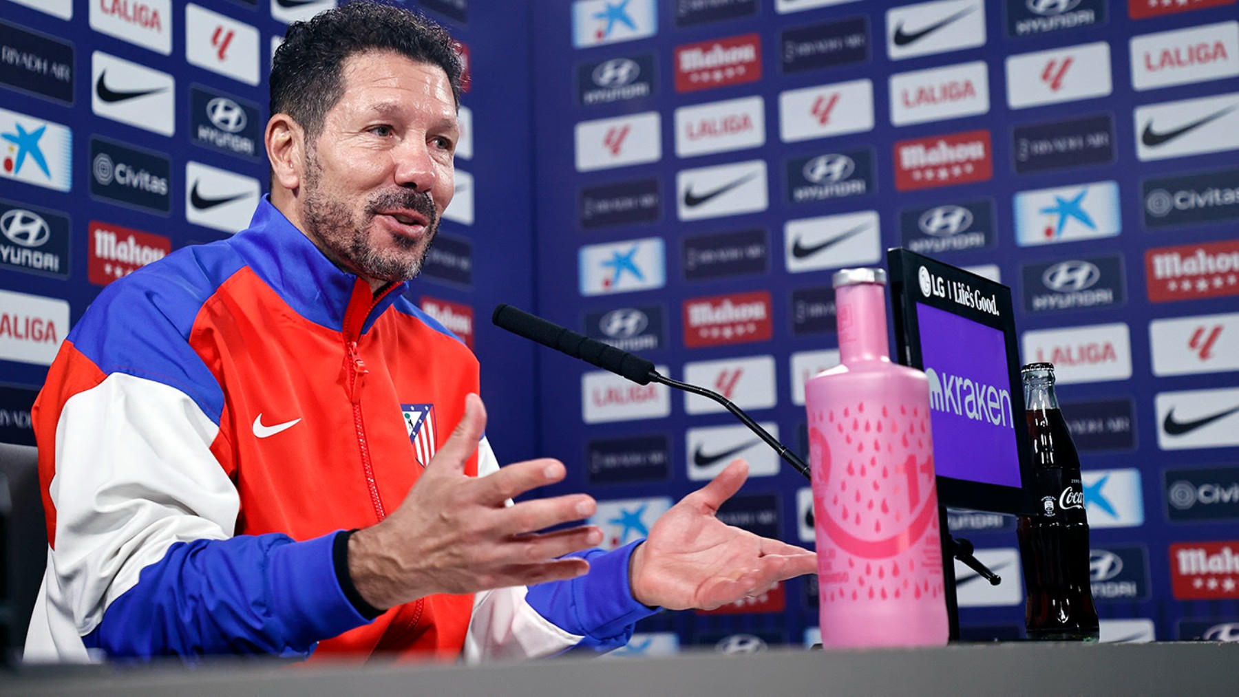 Simeone, en la rueda de prensa.