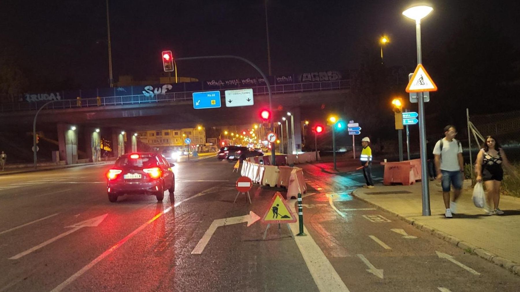 Imagen de unos cortes por obras en la Vía de Cintura.