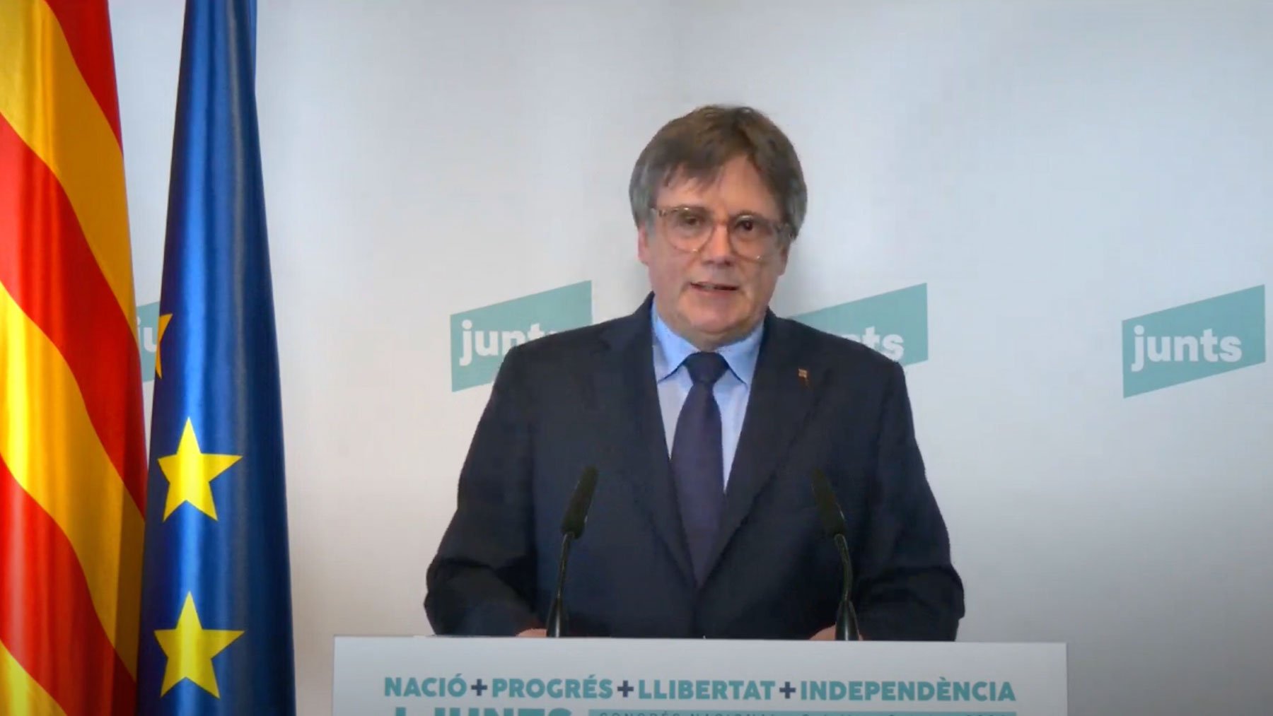 Carles Puigdemont se dirige a los militantes por videoconferncia