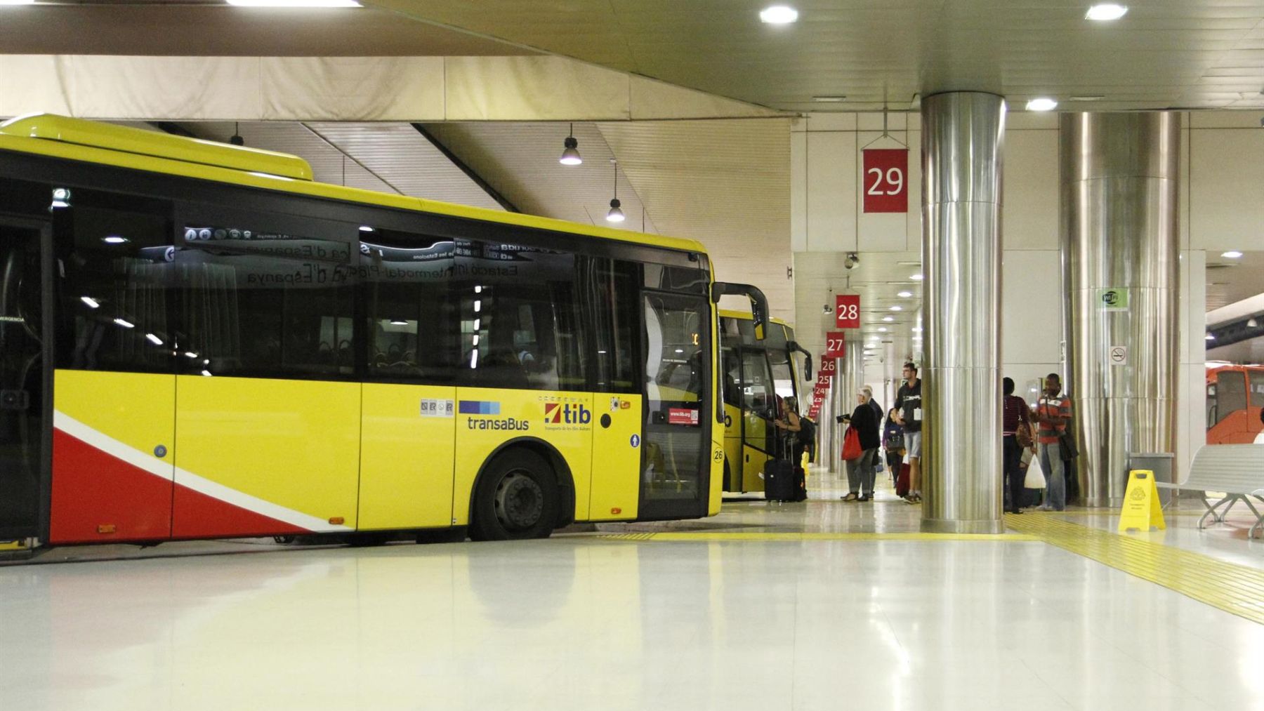 Un autobús en la estación intermodal de Palma.