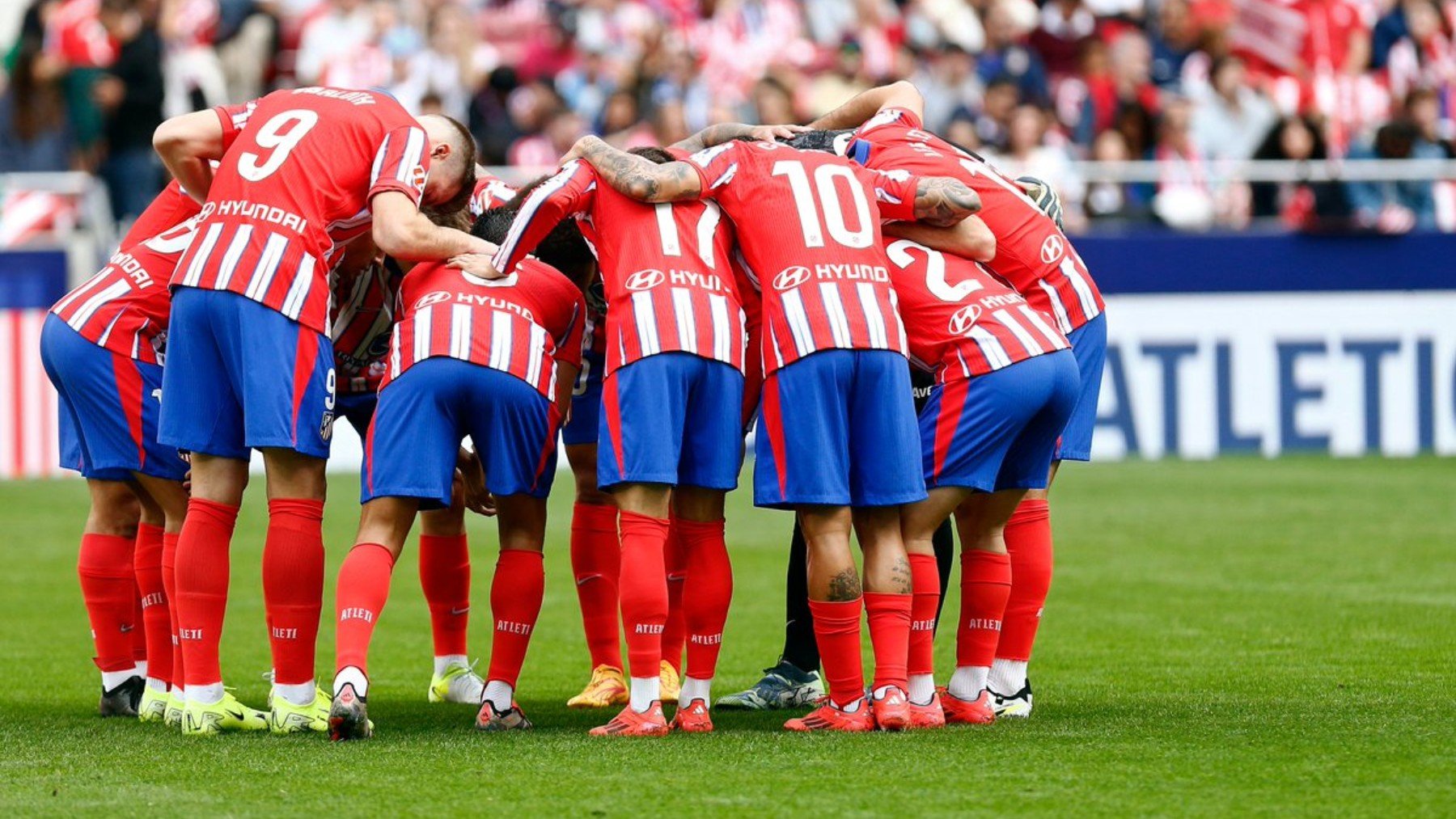 Los jugadores, haciendo piña antes de un partido.