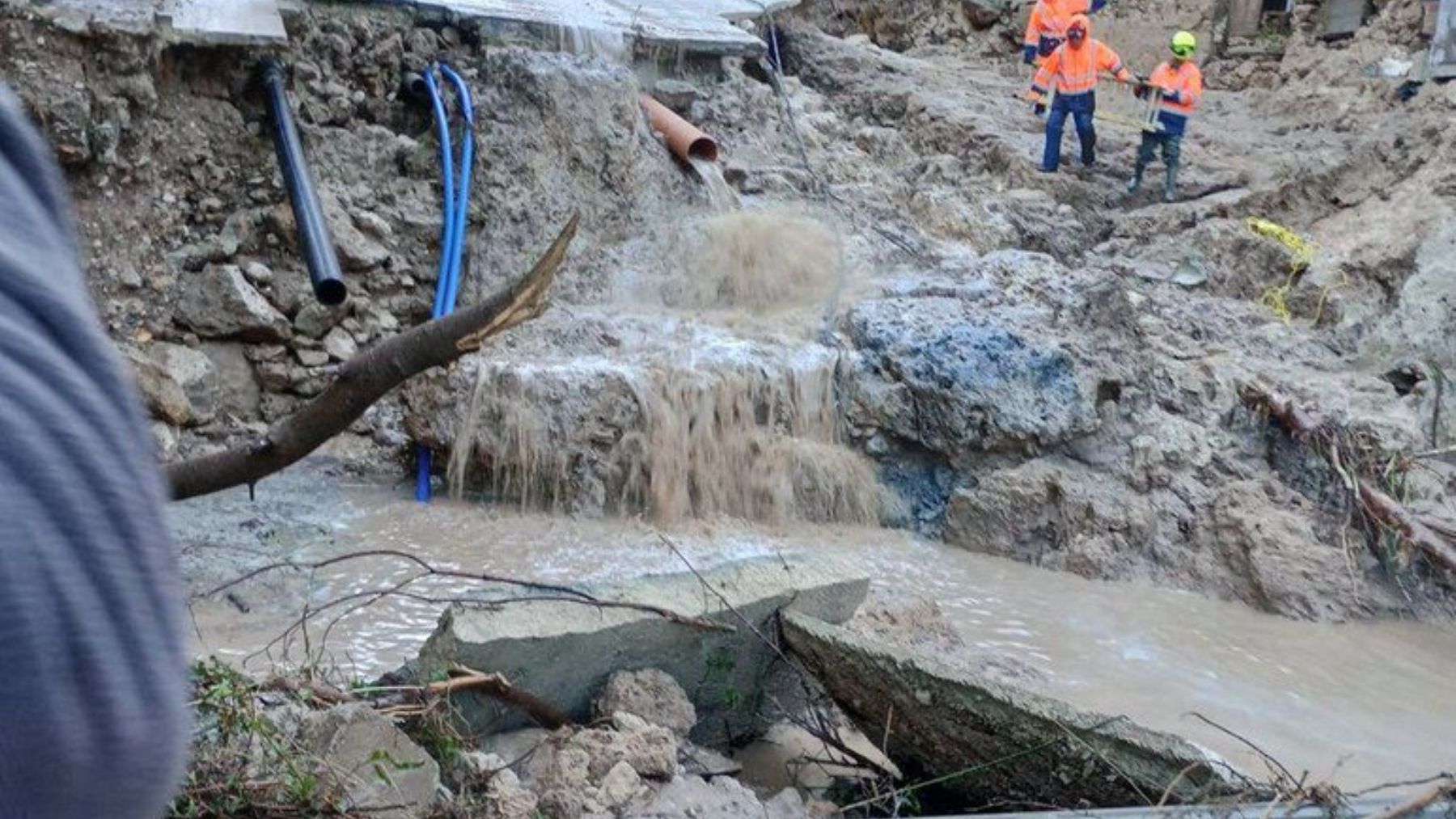 Calle arrasada por la riada en Letur (Albacete). Foto Meteo Hellín.