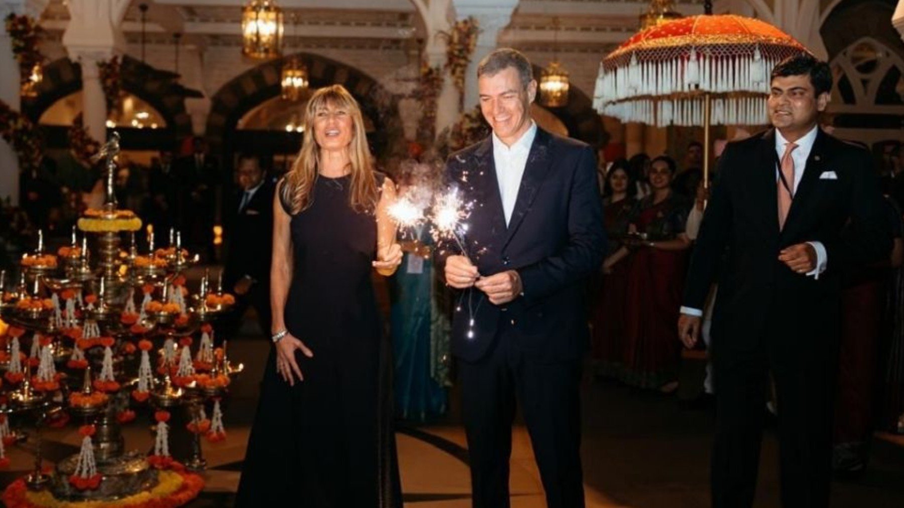 Sánchez y su mujer en el festival Deepawali en la India.