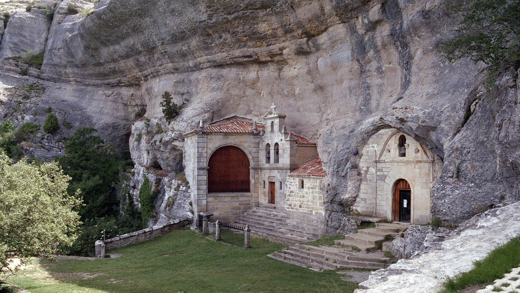 Ermita de San Bernabé. Foto: Roberto Lumbreras en Wikimedia Commons.