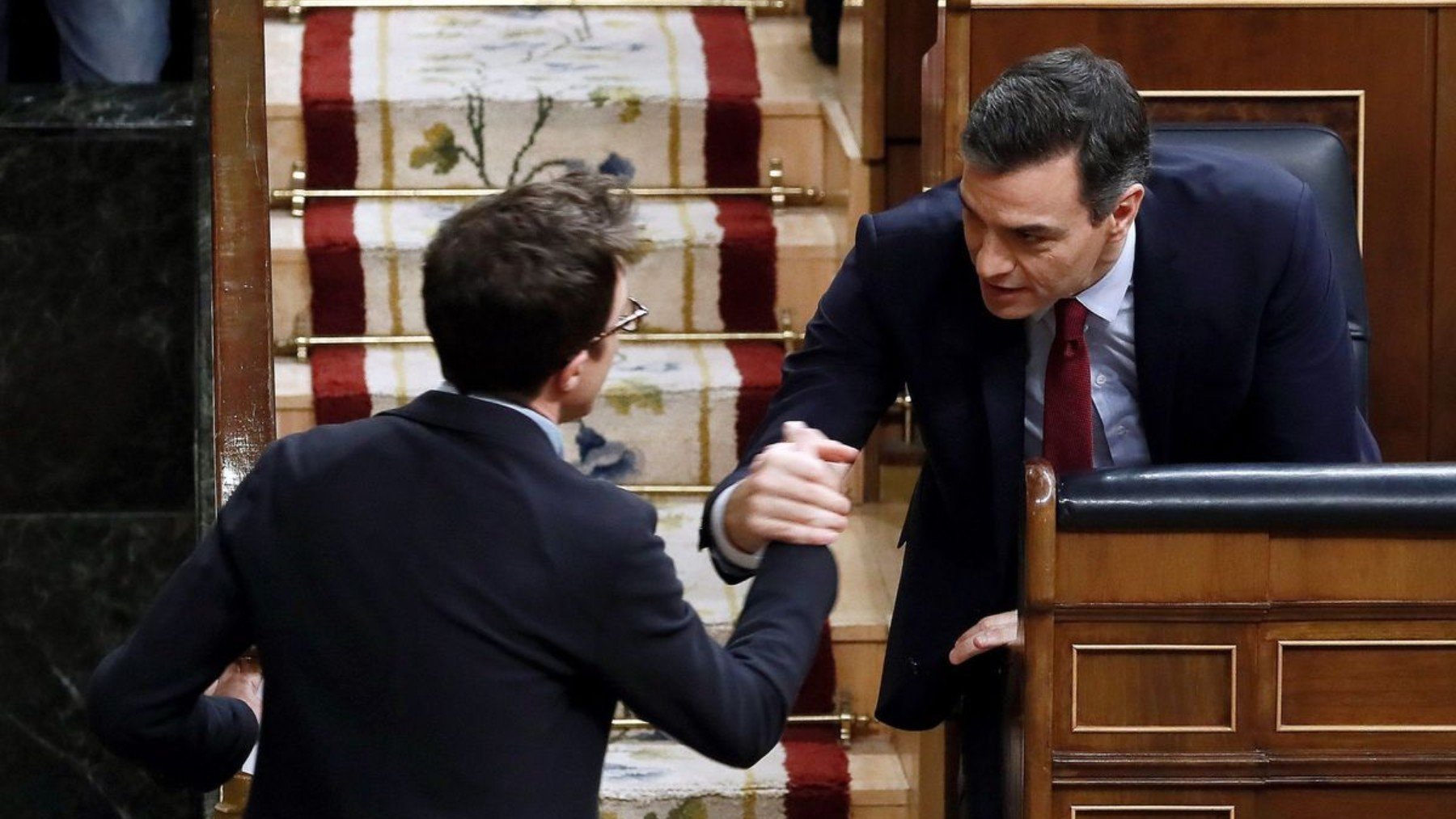 Errejón con Sánchez en el Congreso. (Foto: EFE)