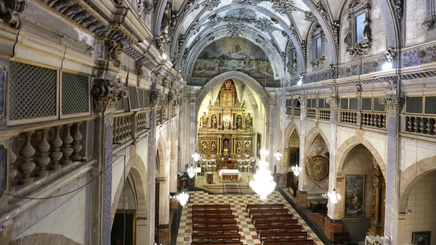 Interior de la iglesia de Montesión.