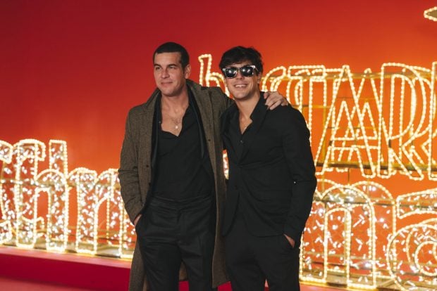 Óscar y Mario Casas en un evento en Madrid