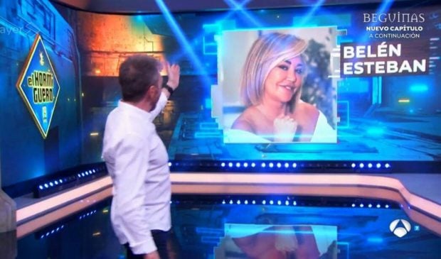 Pablo Motos anunciando la visita de Belén Esteban a El Hormiguero. (Atresmedia)