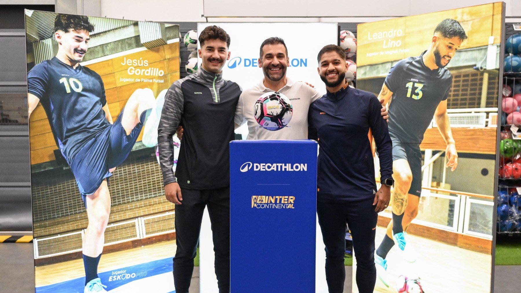 Presentación oficial del balón.