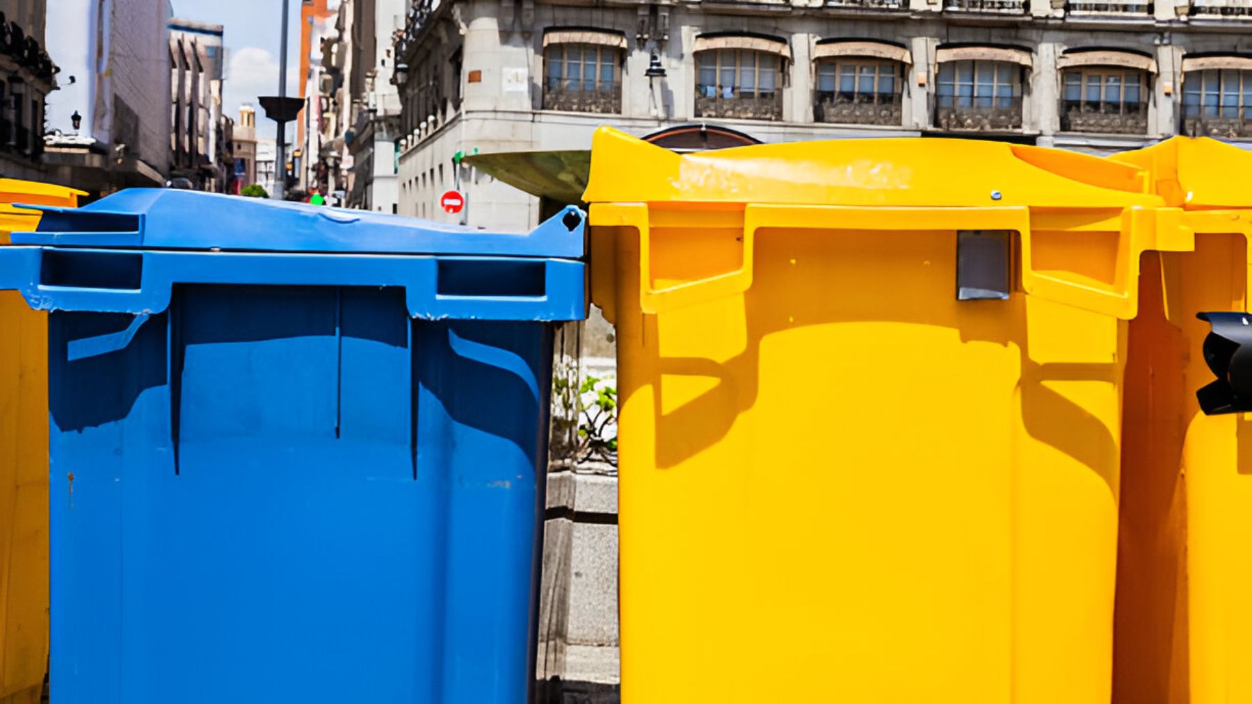 Contenedores reciclaje en Madrid.