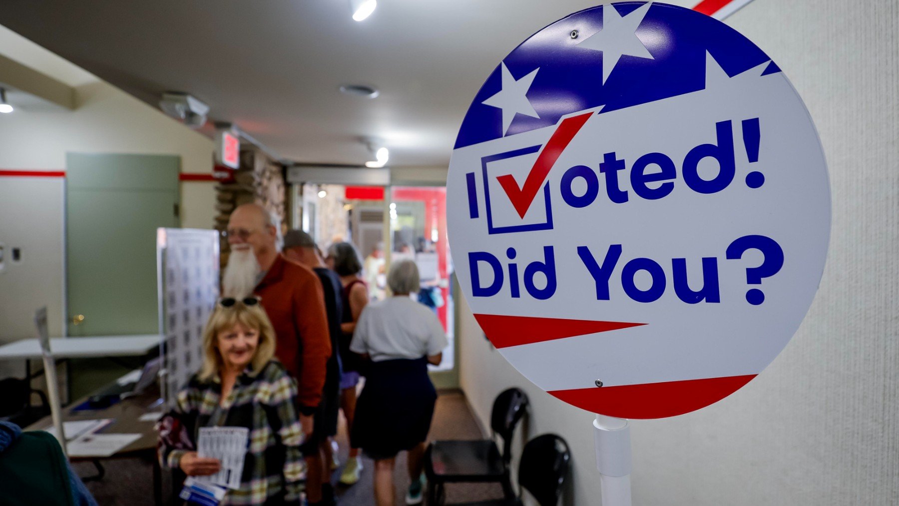 Voto por anticipado en Biblioteca Black Mountain de Carolina del Norte. (Foto: Efe)