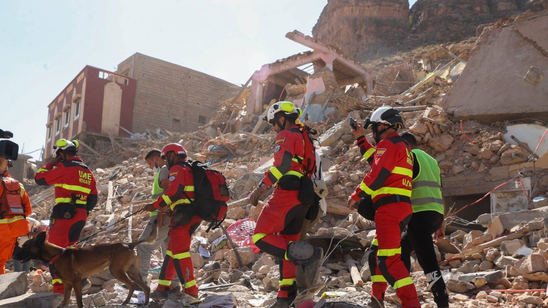 Efectivos de la UME enviados por el Gobierno a Marruecos.