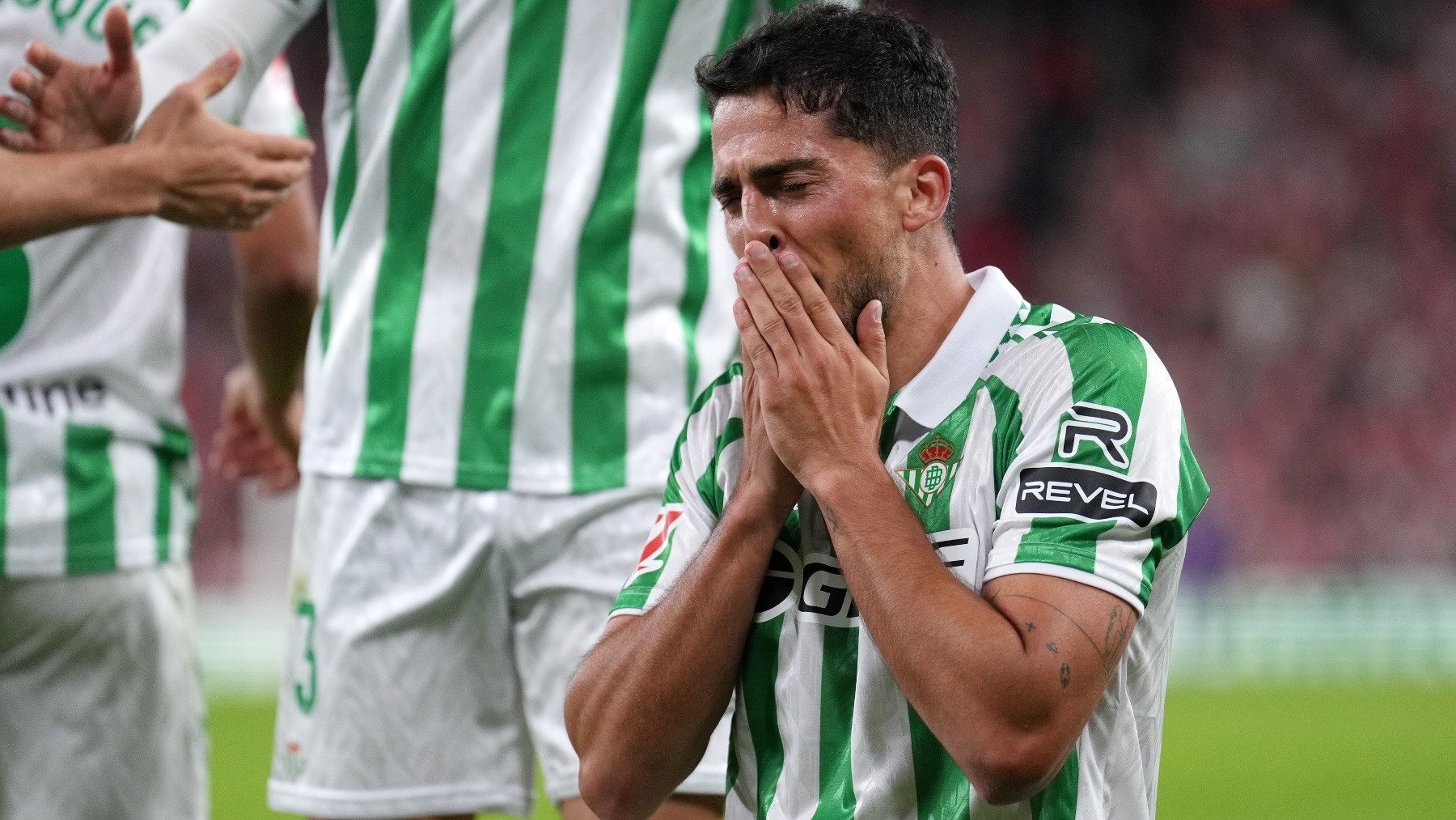 El valenciano Pablo Fornals se emociona tras marcar para el Betis. (Getty)