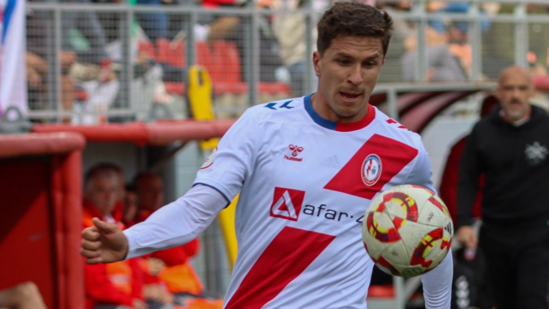 Gianluca Simeone en un partido del Rayo Majadahonda.