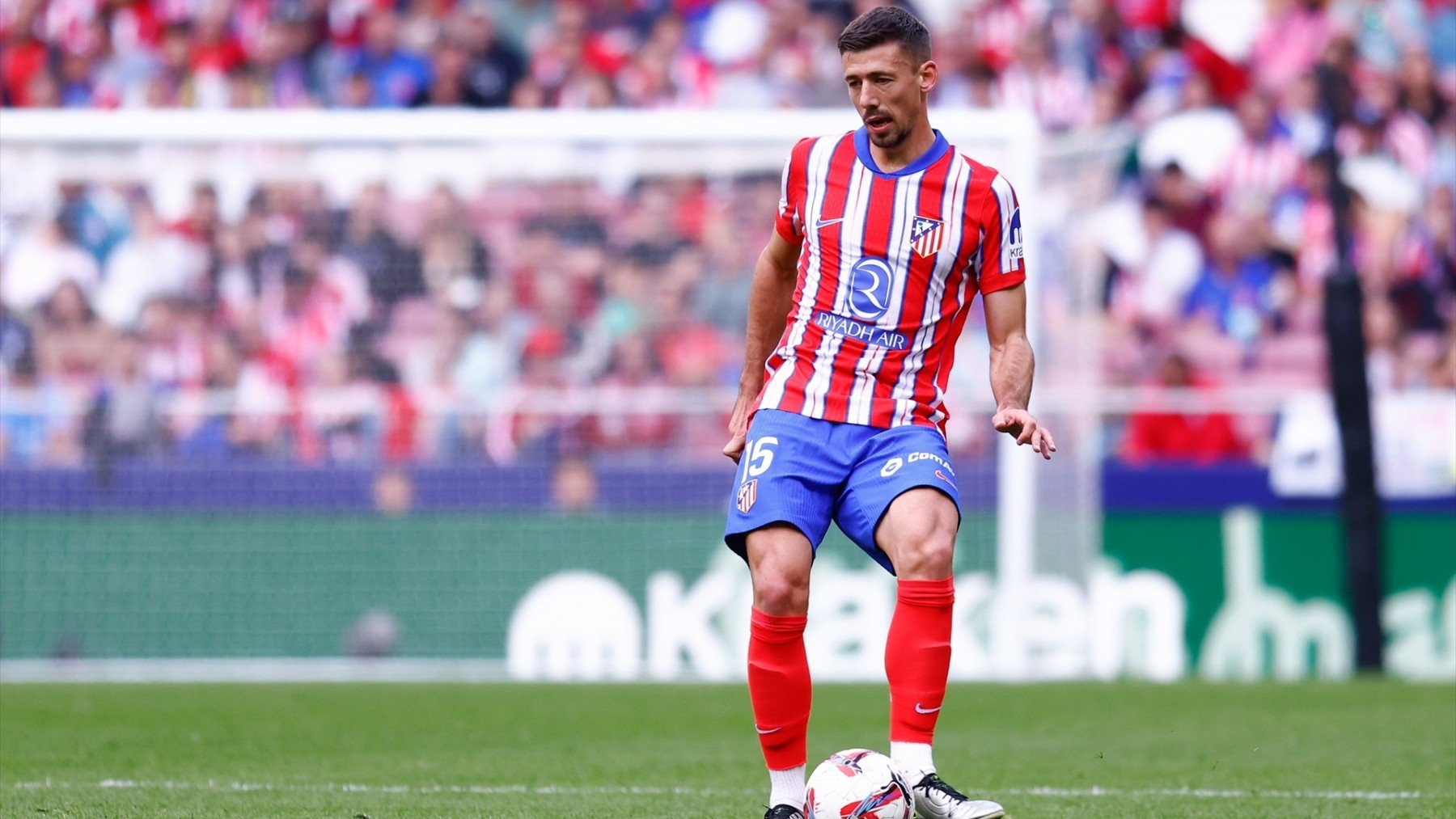 Lenglet, durante el partido del Atlético ante Las Palmas. (EFE)