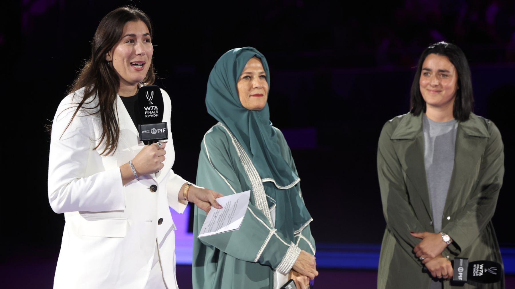 Garbiñe, durante la presentación de las WTA Finals en Riad. (Getty).