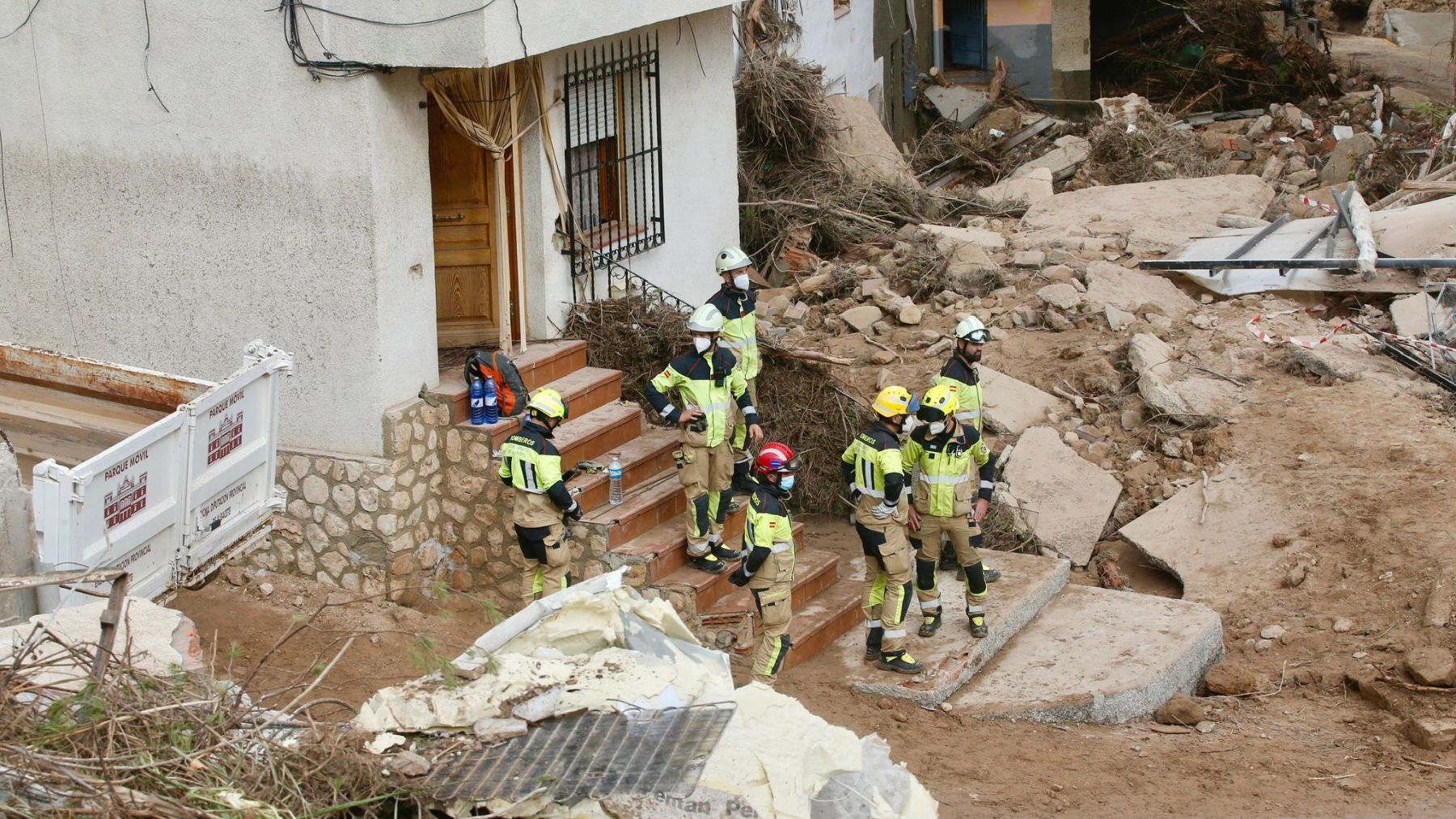 Emergencias trabajando en Letur tras la DANA. (Foto: EP)