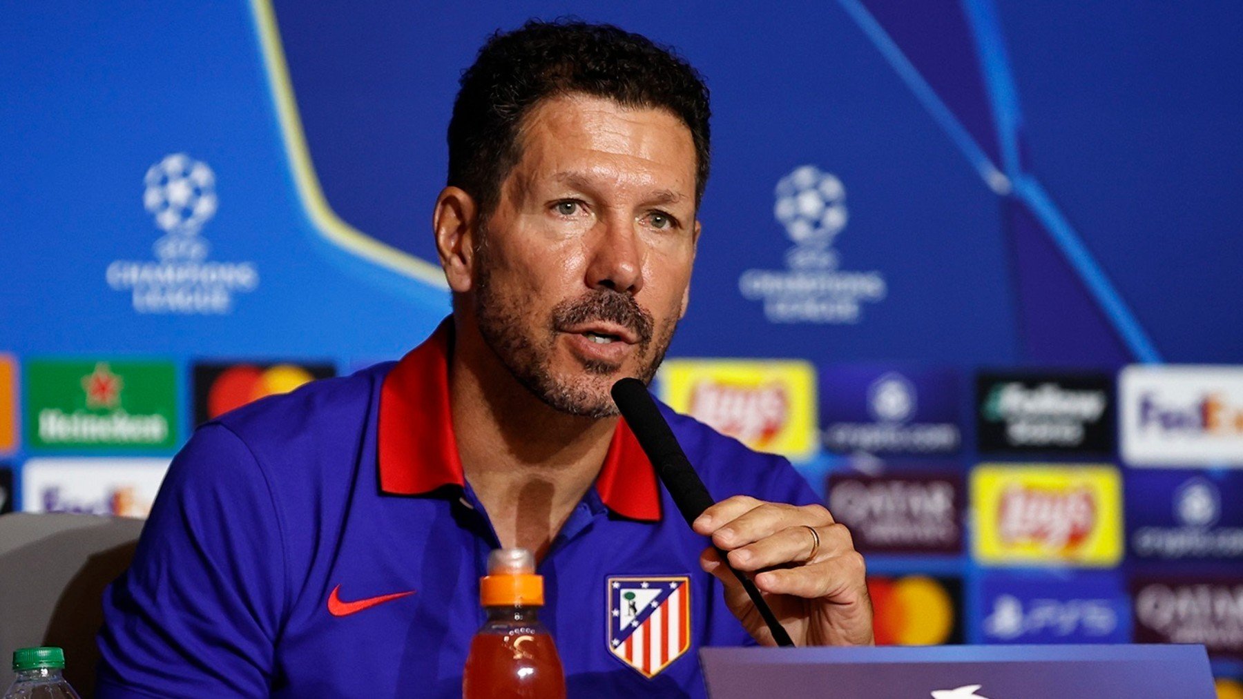 Simeone, durante una rueda de prensa de Champions. (EP)