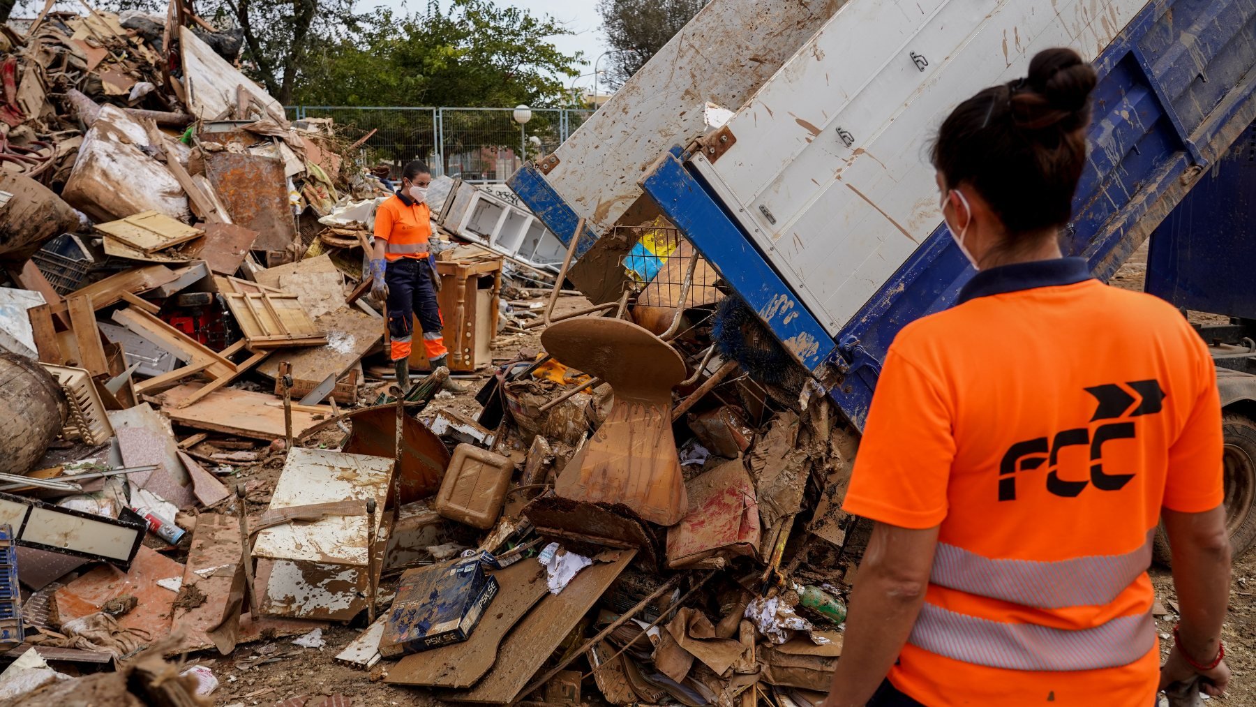 Zona habilitada para los residuos de la DANA en Castellar, Valencia. (Foto: Eduardo Manzana – Europa Press)