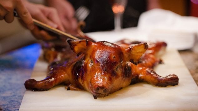 Este pueblo de Madrid es uno de los mejores para comer cochinillo en España.