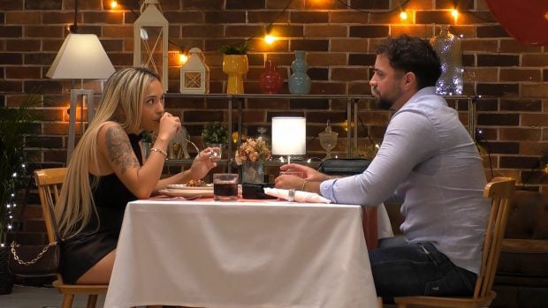 Valentina y Kevin en First Dates. (Mediaset)