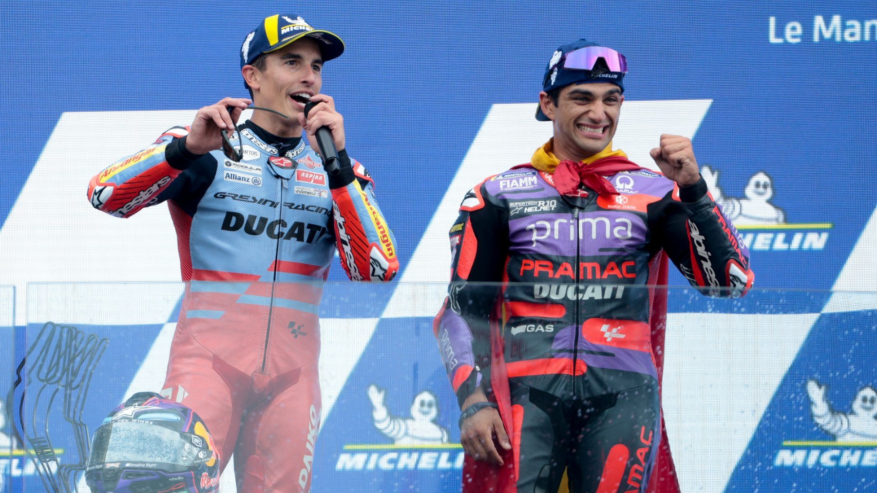 Marc Márquez y Jorge Martín en el podio de Le Mans esta temporada. (EP)