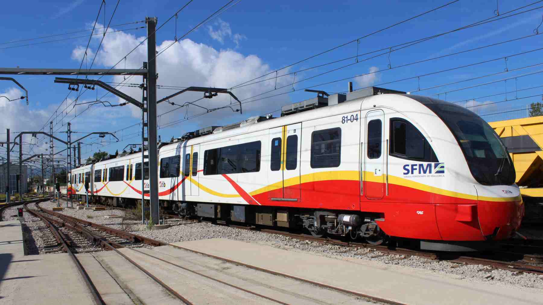 Tren de Serveis Ferroviaris de Mallorca (SFM).