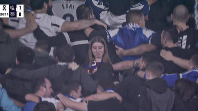 Aficionada del Barça en el Reale Arena.