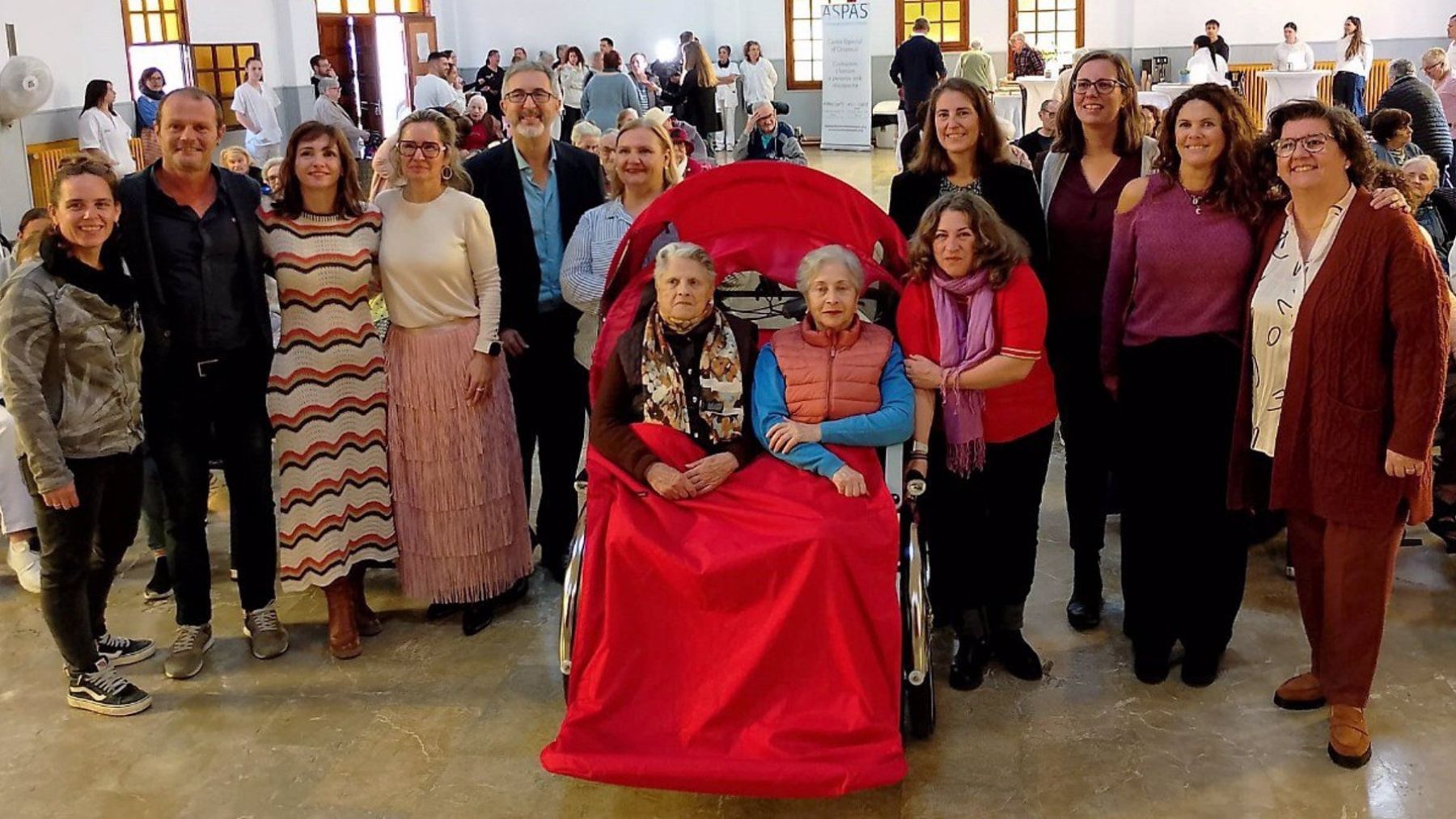 La Llar d’Ancians inicia el programa ‘En bici sin edad’, para combatir la soledad de personas mayores.