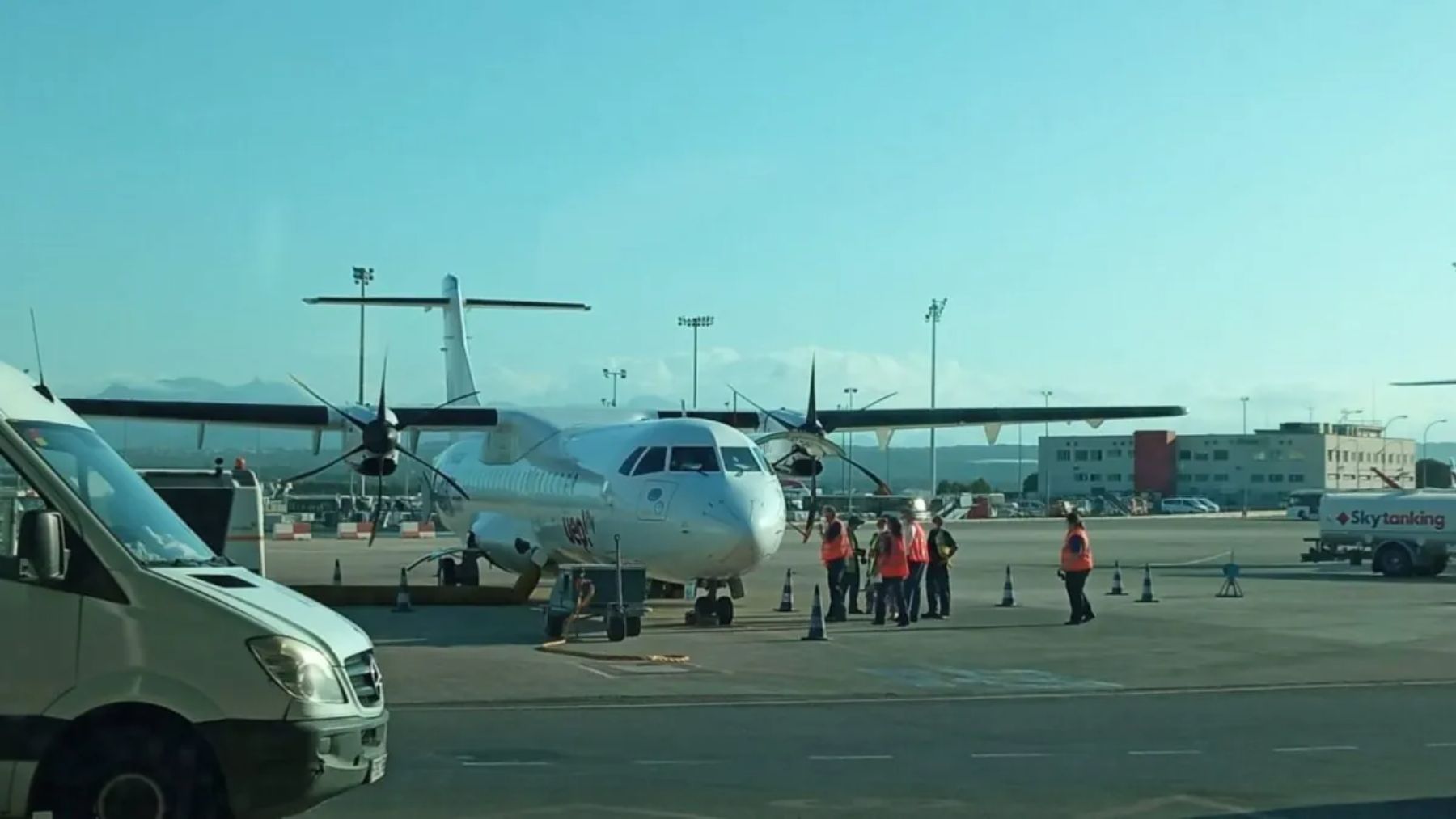 Un avión en las pistas del aeropuerto de Palma. (Europa Press)