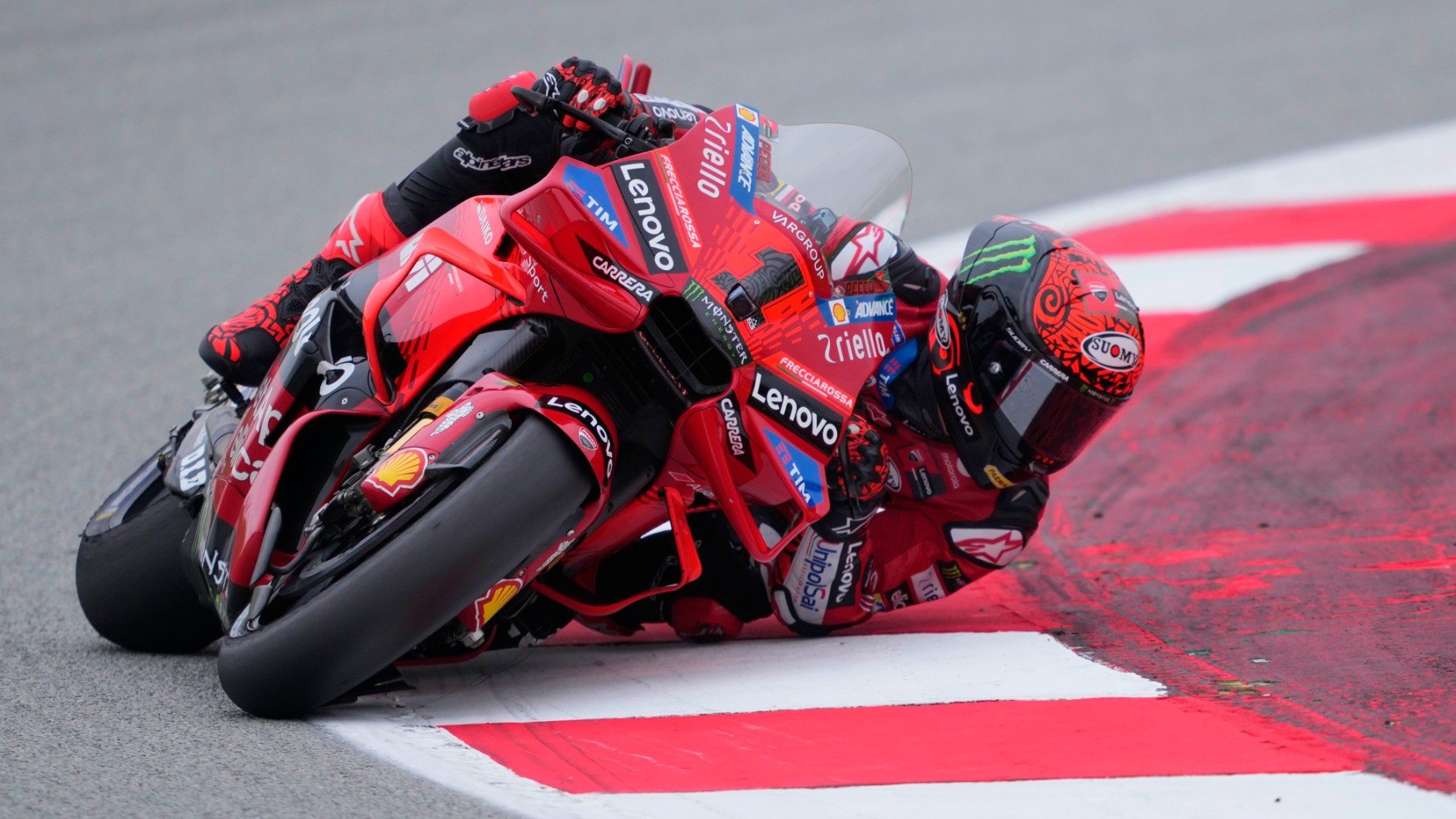 Pecco Bagnaia durante el GP Solidario de MotoGP en Montmeló. (EFE)