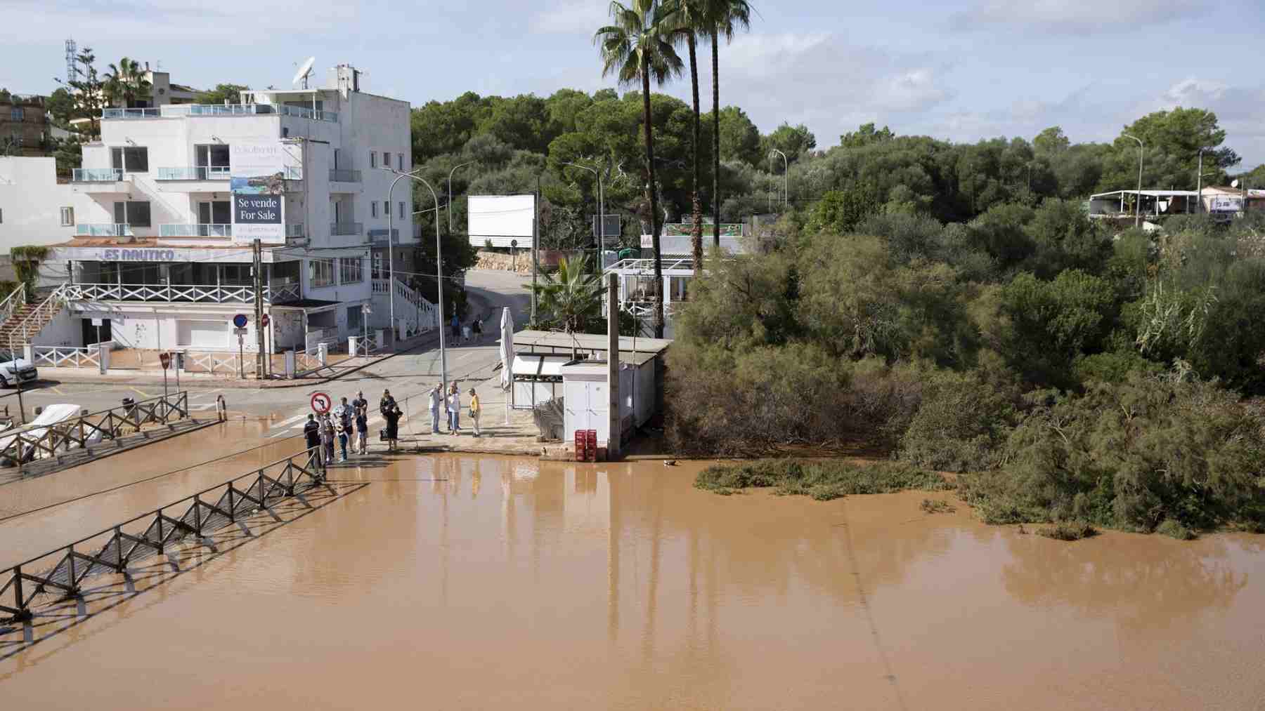 Imagen del torrente de Porto Cristo desbordado.