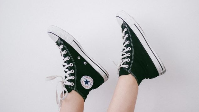 Las Converse en el color de moda que vas a llevar con todo: el ofertón del Black Friday