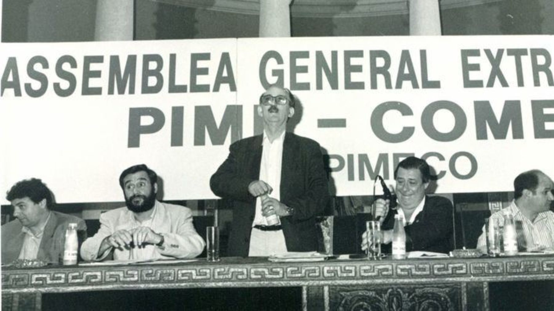 Demetrio Peña, en el centro.