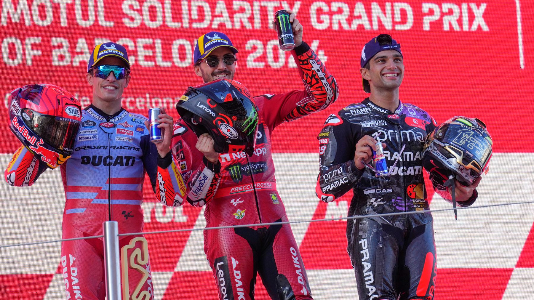 Marc Márquez, Pecco Bagnaia y Jorge Martín en el podio de Barcelona. (EFE)