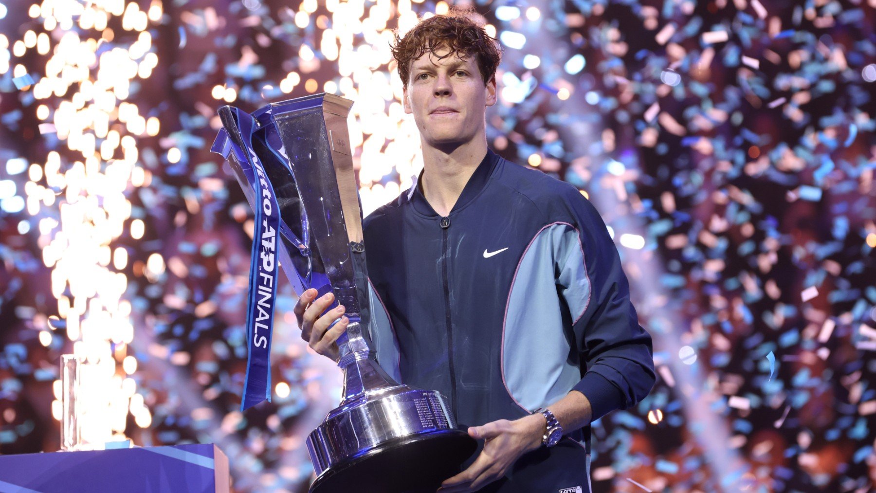 Jannick Sinner, con el trofeo de las ATP Finals. (Getty)