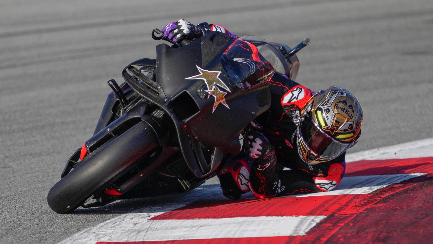 Jorge Martín rodando con la Aprilia en el test de Montmeló. (EFE)