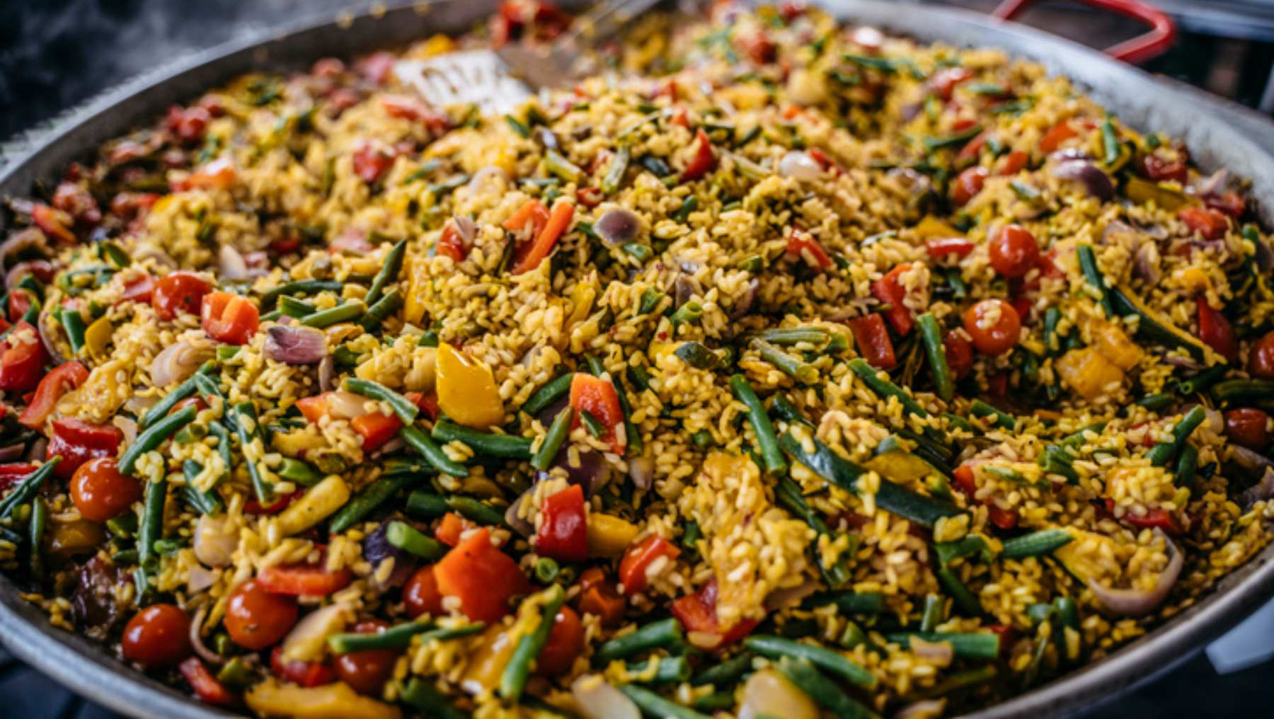 Paella de vegetales al horno.