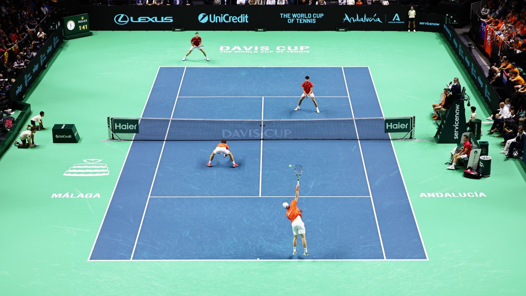 Granollers y Alcaraz, durante el partido de dobles ante Países Bajos. (Getty)