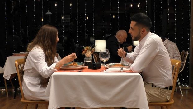 Ana y Álvaro en First Dates. (Mediaset)