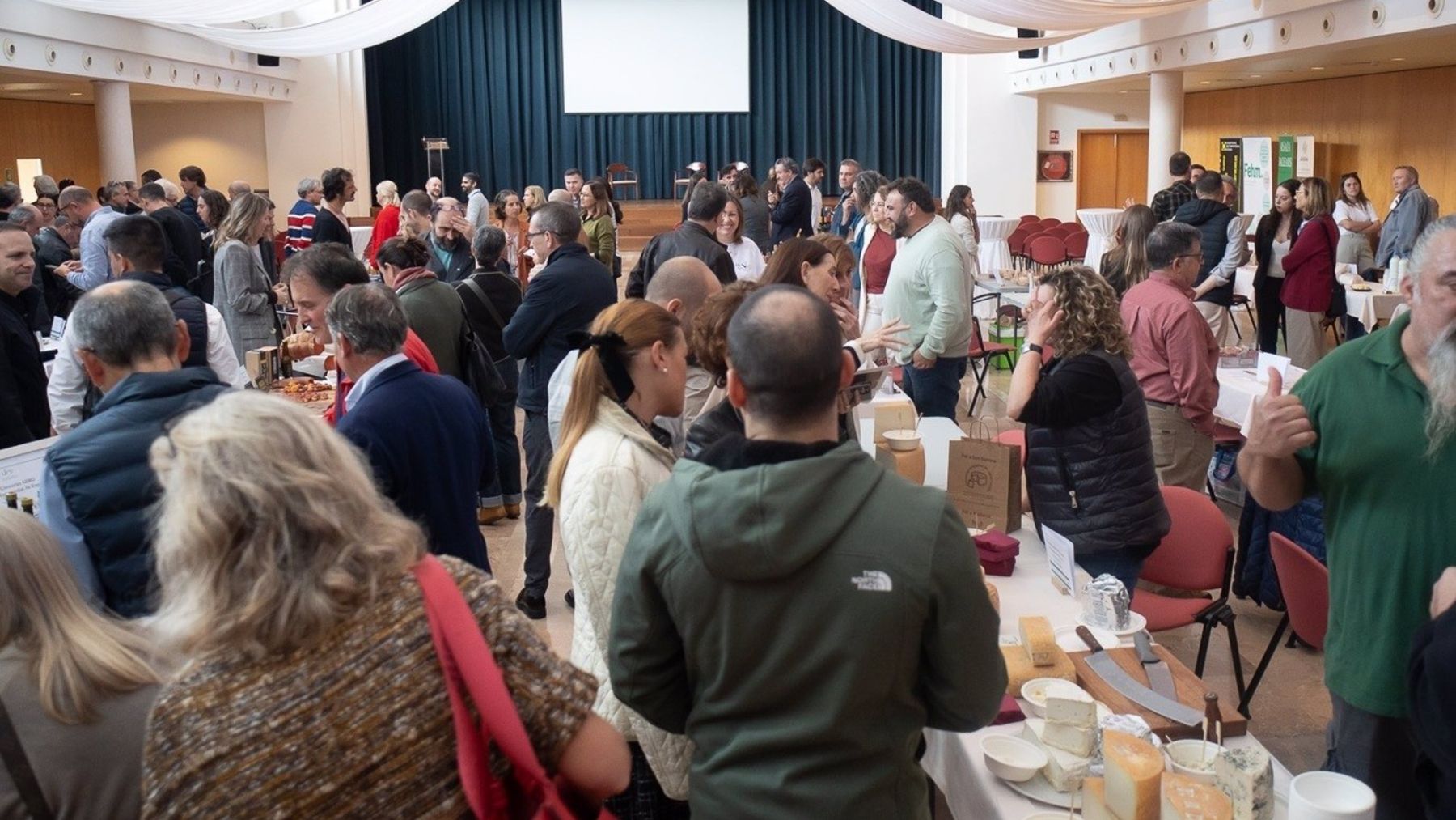 Jornada sobre turismo y producto local celebrada en la Escuela de Hostelería de Baleares.