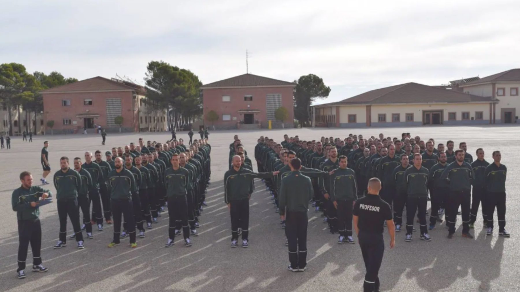 Alumnos de la Guardia Civil en la academia de Baeza.