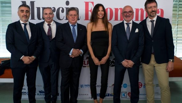 La periodista de OKDIARIO María Zabay conduce la gala de la ‘I Edición de los Premios MurciaEconomía’