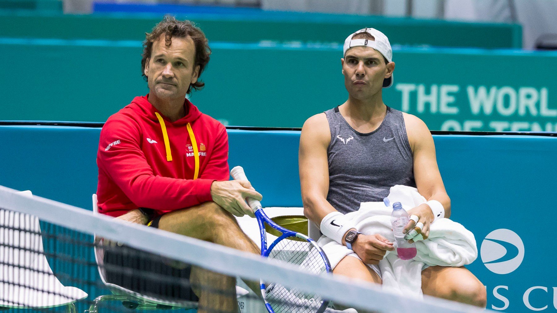 Moyá junto a Nadal en la Copa Davis. (EFE)