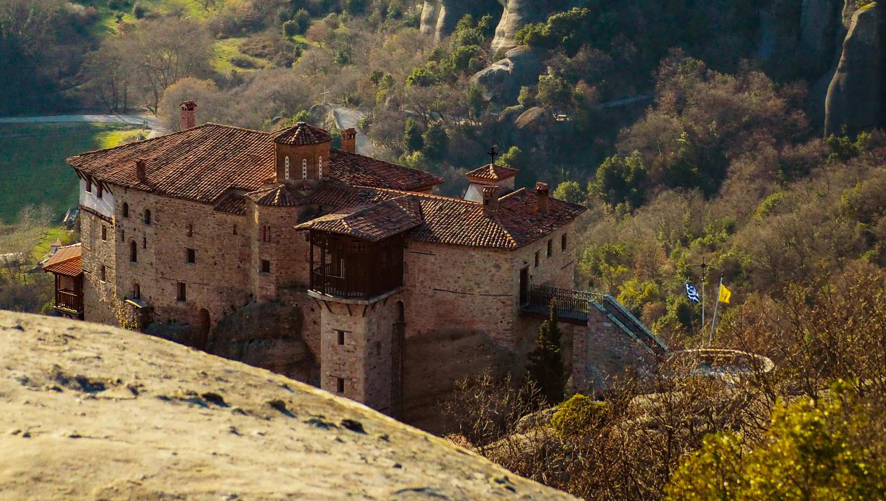 Restauración de antiguos monasterios.