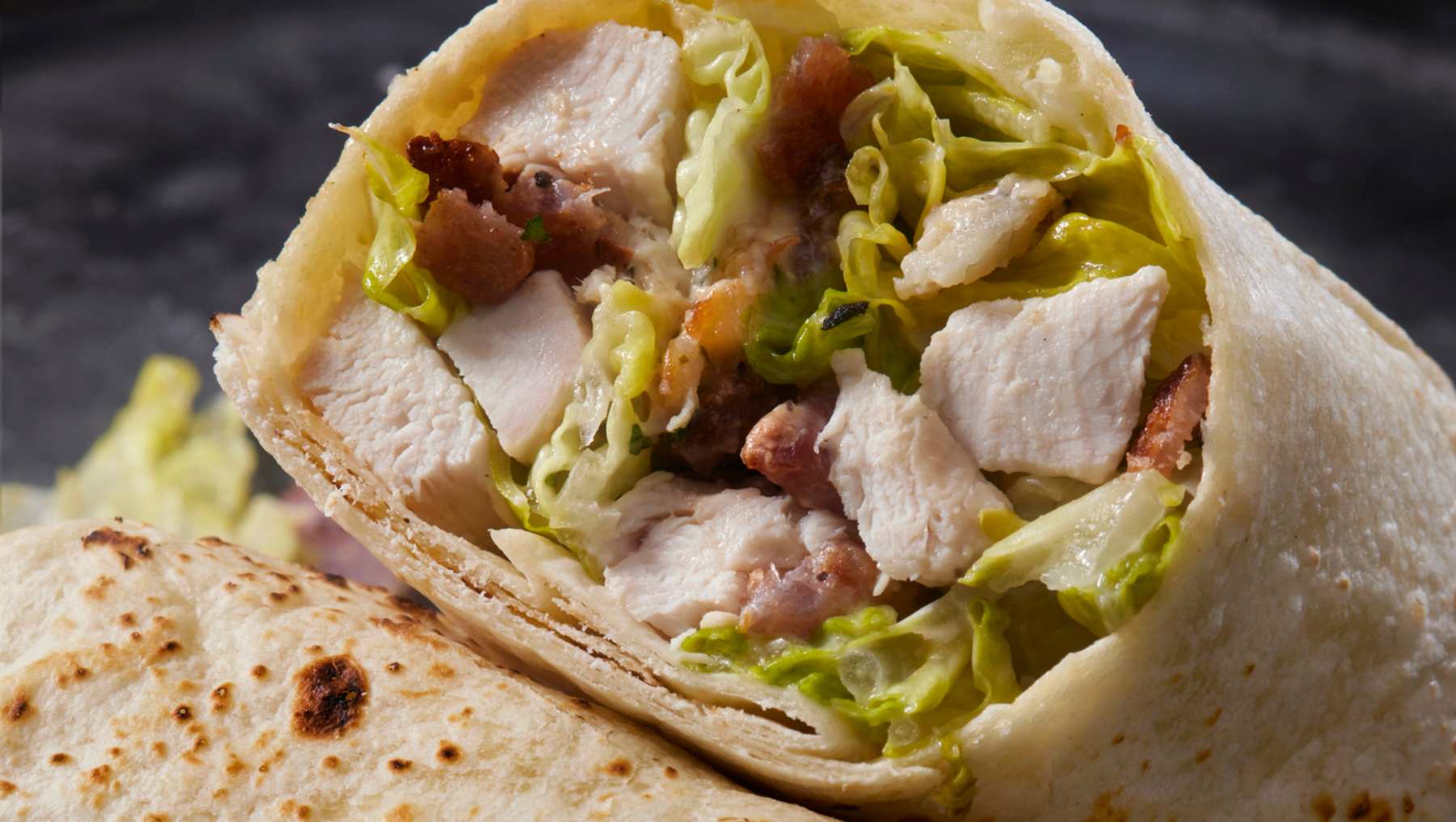 Wraps de lechuga y pollo sésamo.