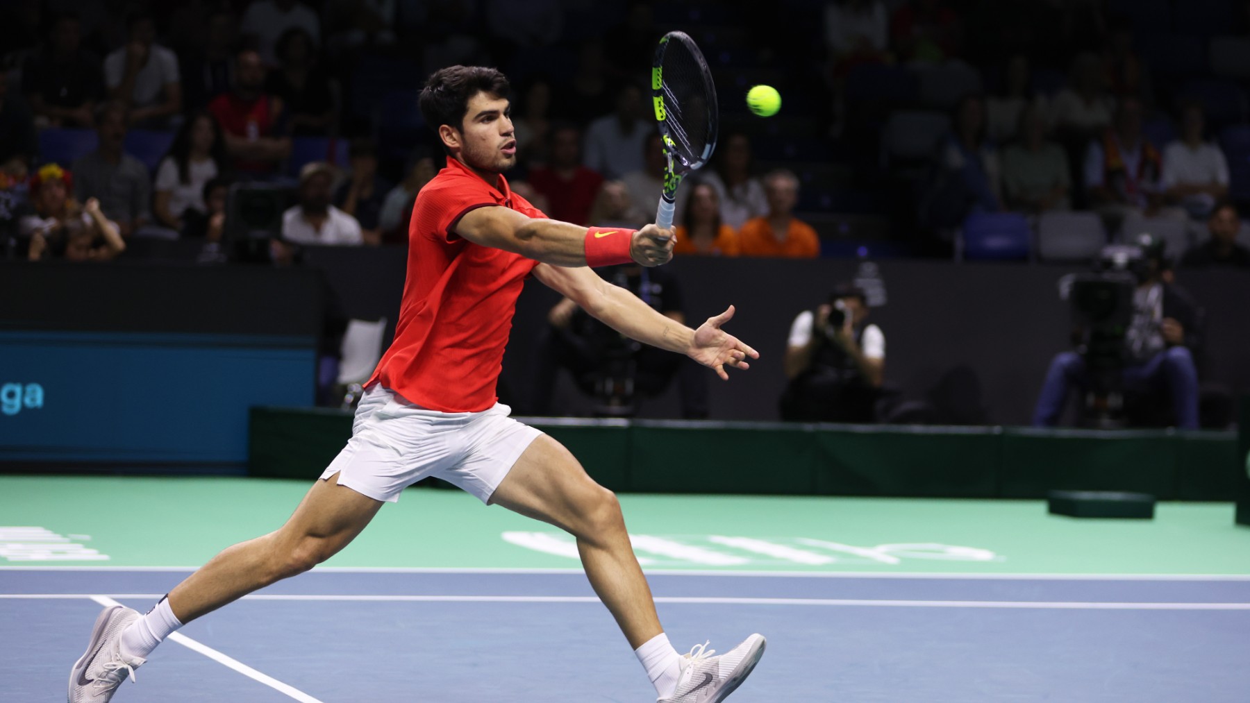 Alcaraz, durante su partido de la Davis ante Griekspoor. (Getty)