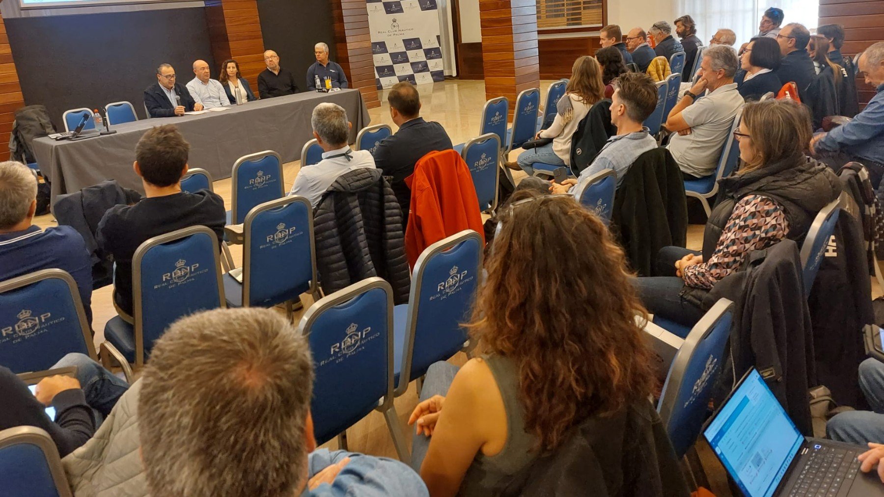 Inauguración del simposio esta mañana en el Real Club Náutico de Palma.