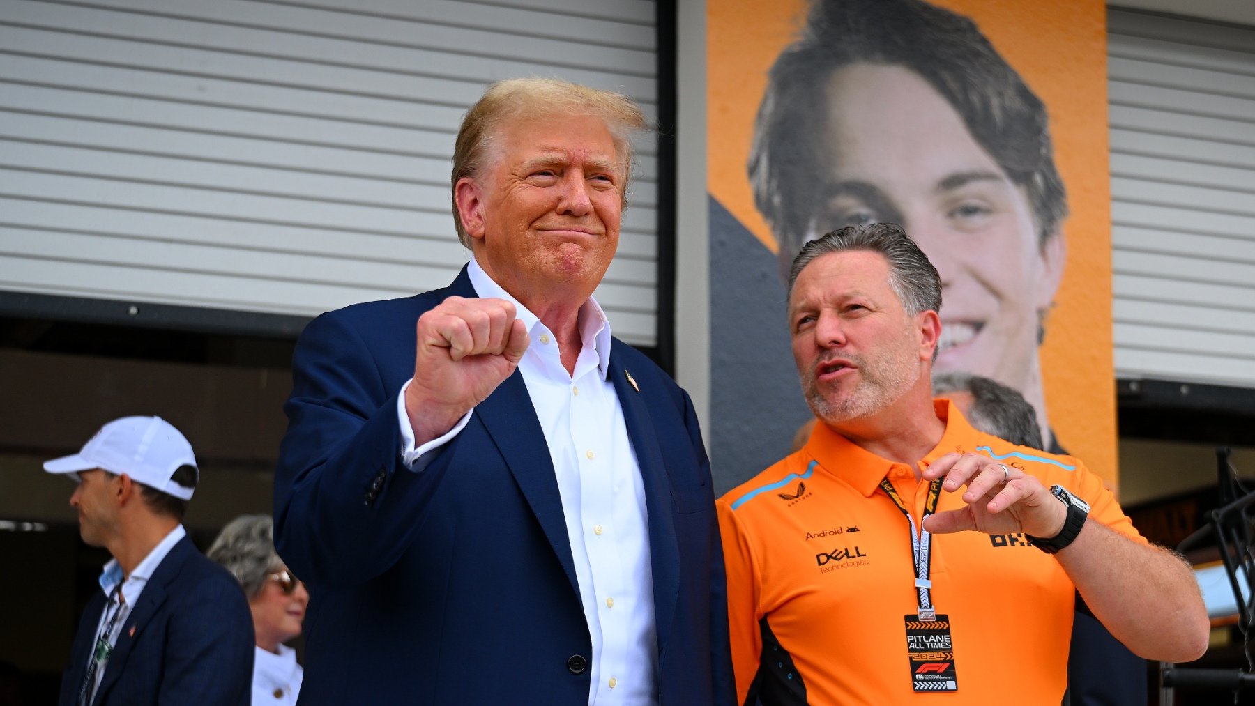 Donald Trump junto a Zak Brown, jefe de McLaren, en el GP de Miami 2024. (Getty)